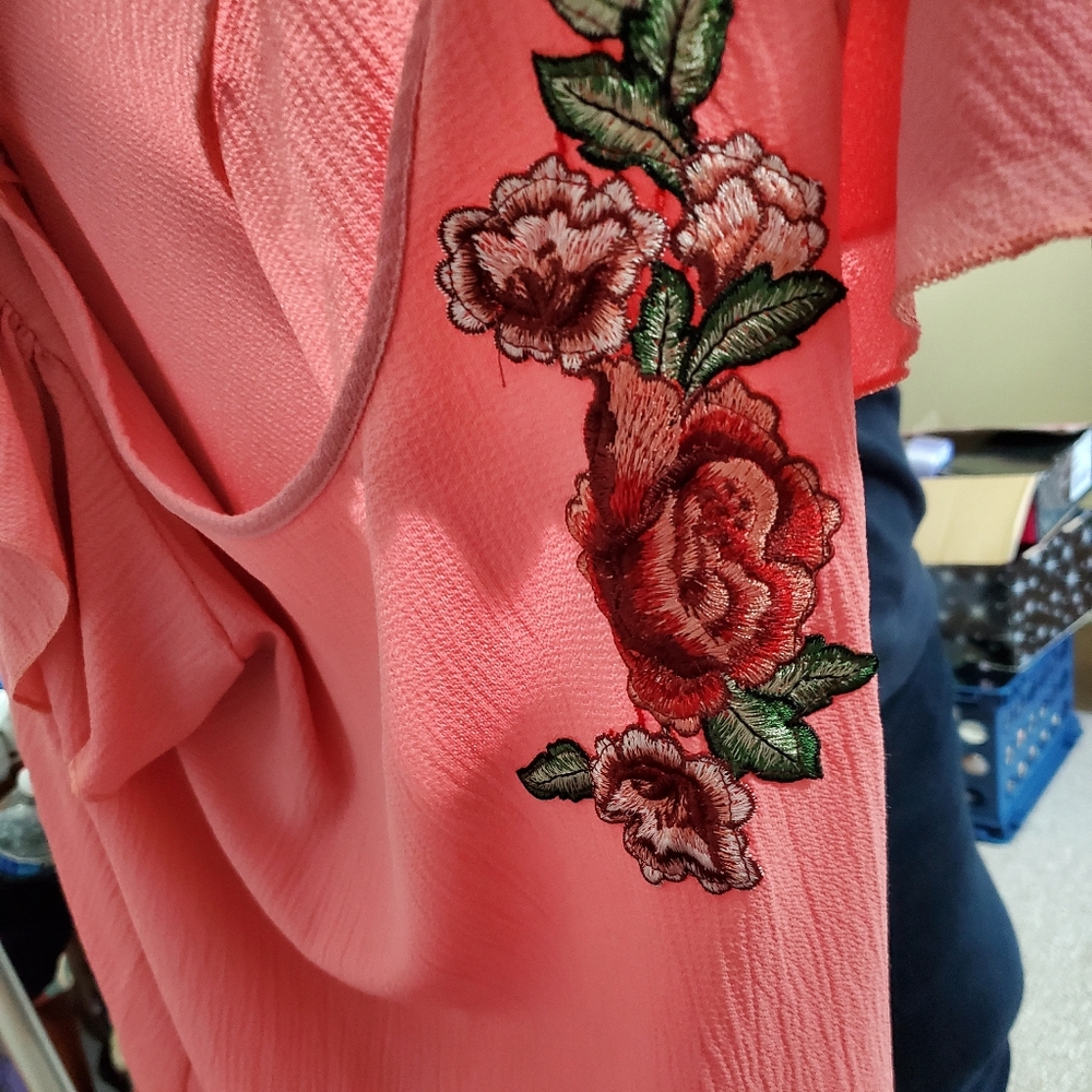 Embroidered top - Picture 2 of 4